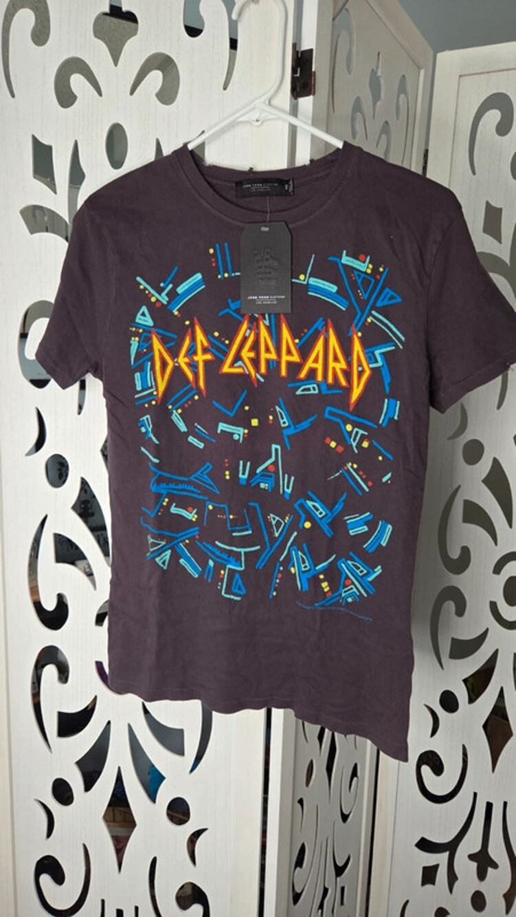 Def Leppard Hysteria Tour Tee Junk Food Distressed NWT Band Shirt XXS